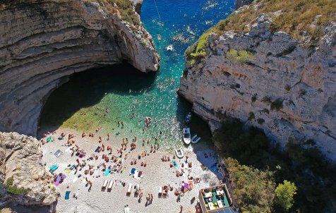 Islands Vis, Hvar & Blue Cave - Group speedboat tour