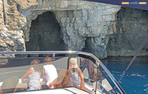 Islands Vis, Hvar & Blue Cave - Group speedboat tour