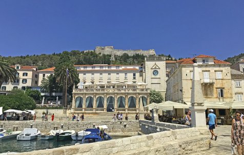 Islands Vis, Hvar & Blue Cave - Group speedboat tour
